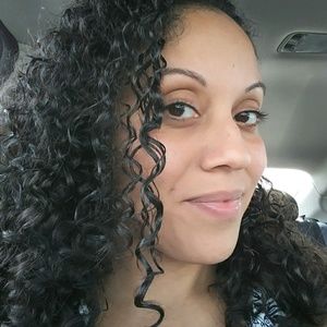 Meet your Posher, Leana